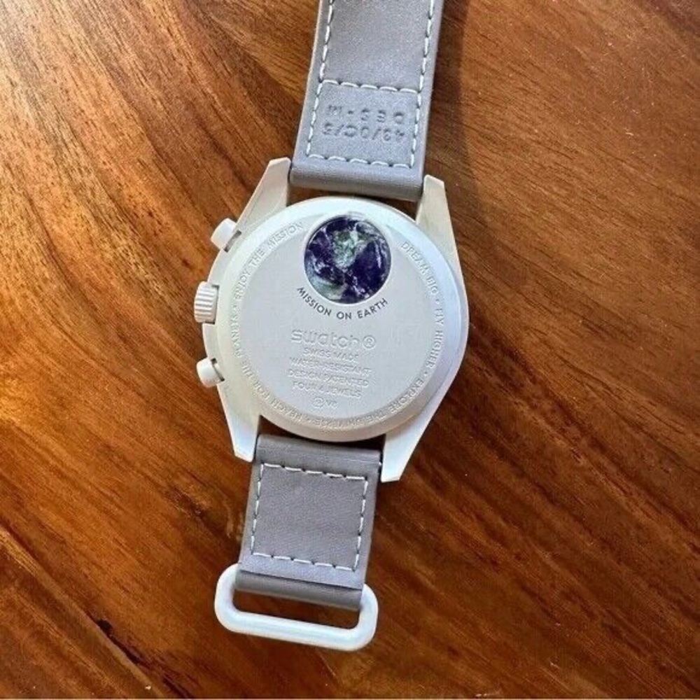 Swatch x Omega Bioceramic MoonSwatch Mission on Earth Desert Brand New - Picture 3 of 5